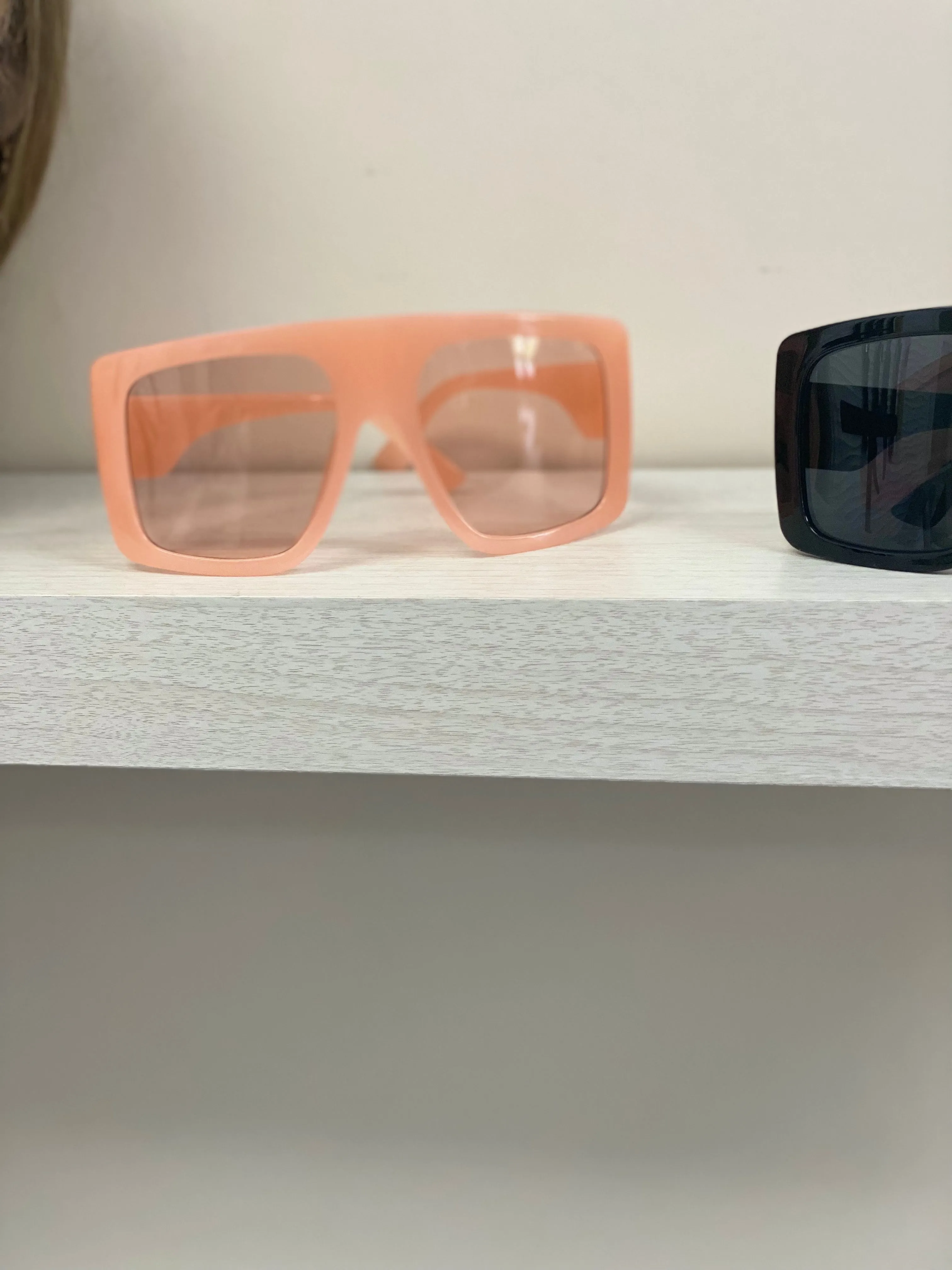 “Hollywood Frames”