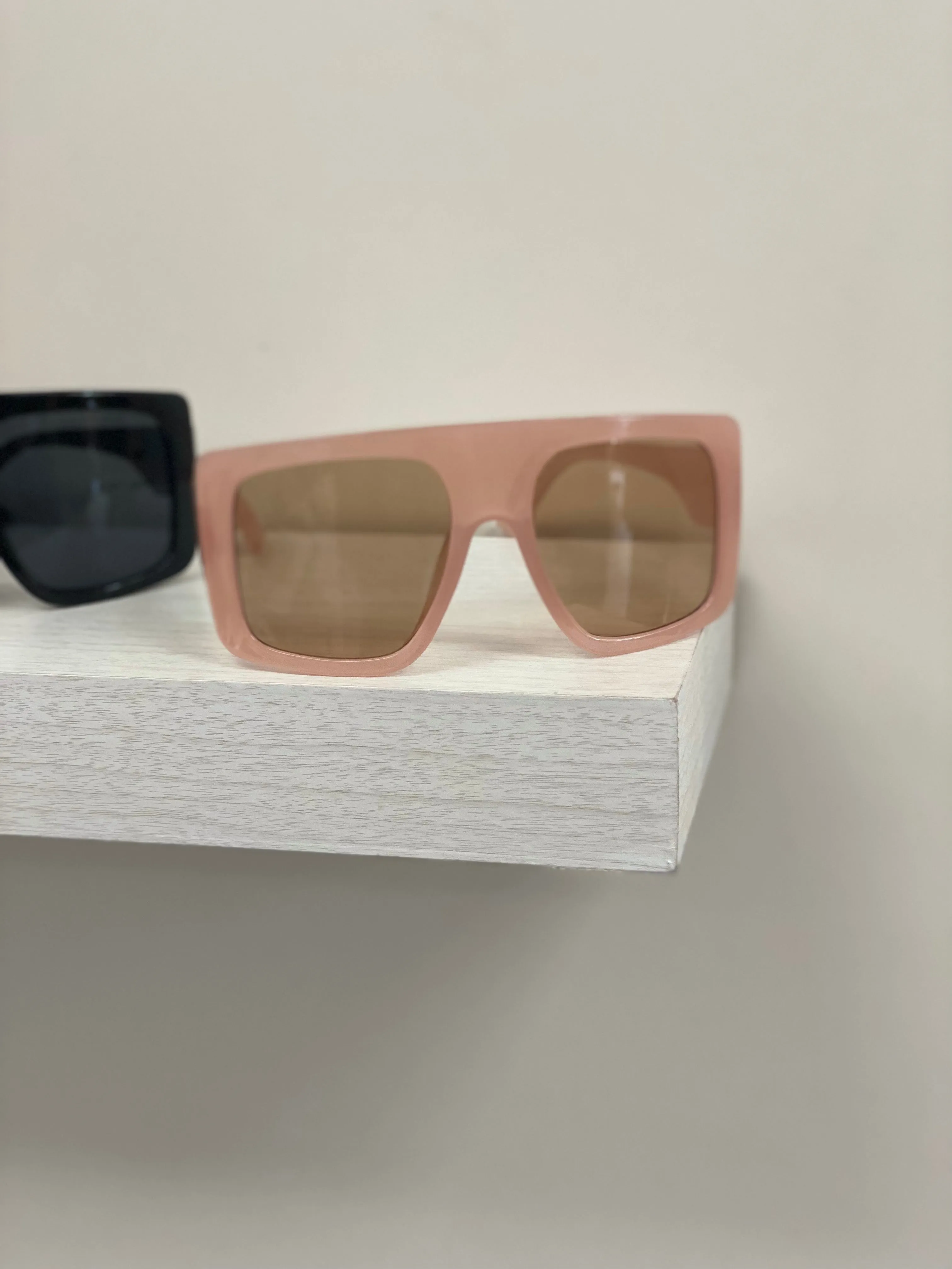 “Hollywood Frames”